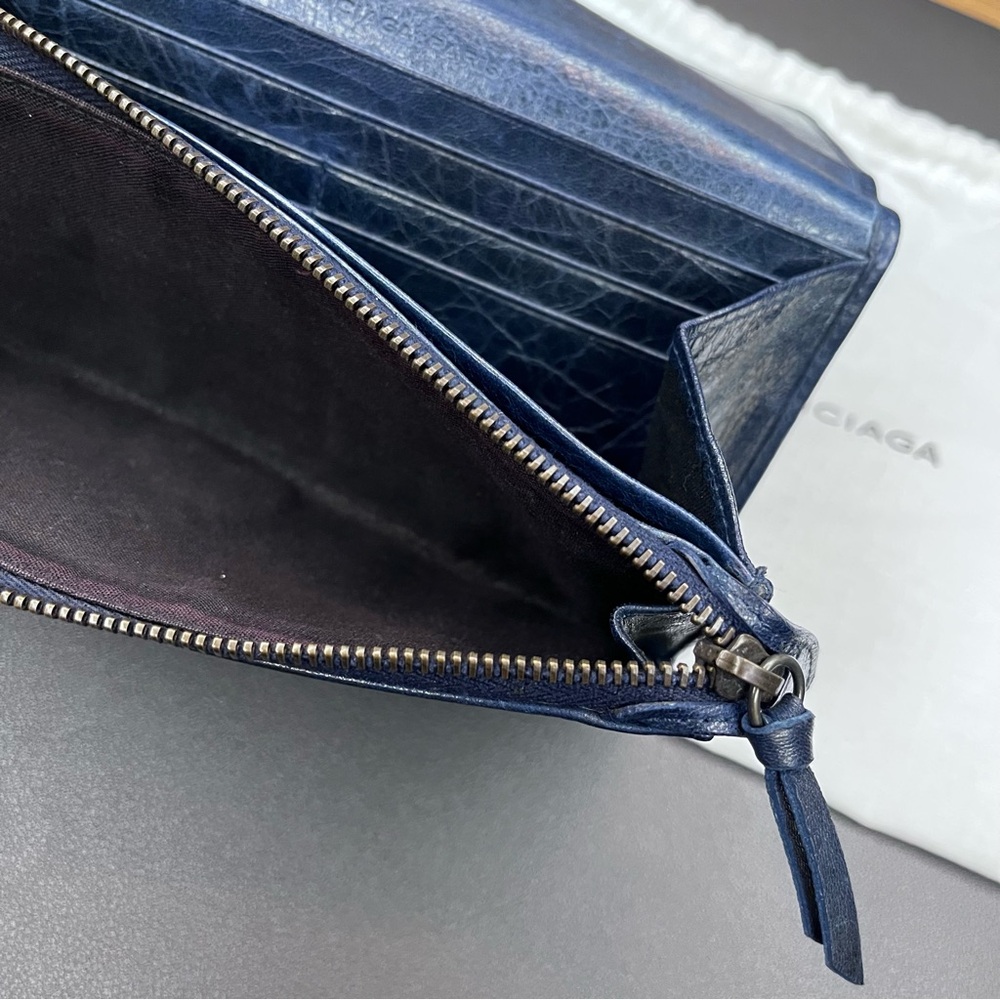 📌SOLD📌Balenciaga Navy Blue Leather Wallet With Dustbag - Picture 12 of 16
